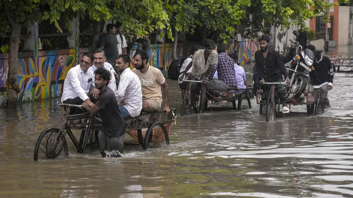 Surat Waterlodging- India TV Hindi