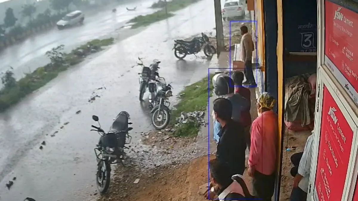 Jaipur Road Accident, CCTV Accident Video, Speeding Car Crash- India TV Hindi