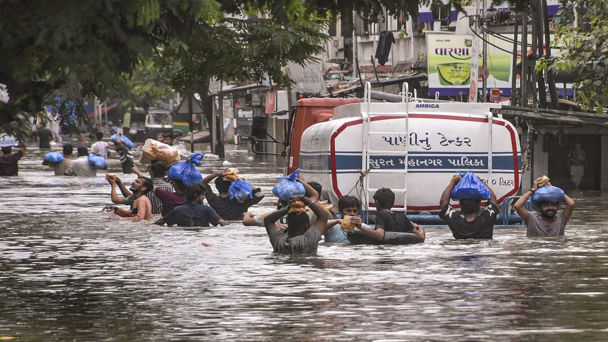 surat flood- India TV Hindi