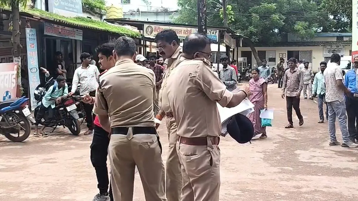 मौके पर मामले की जांच करती पुलिस- India TV Hindi