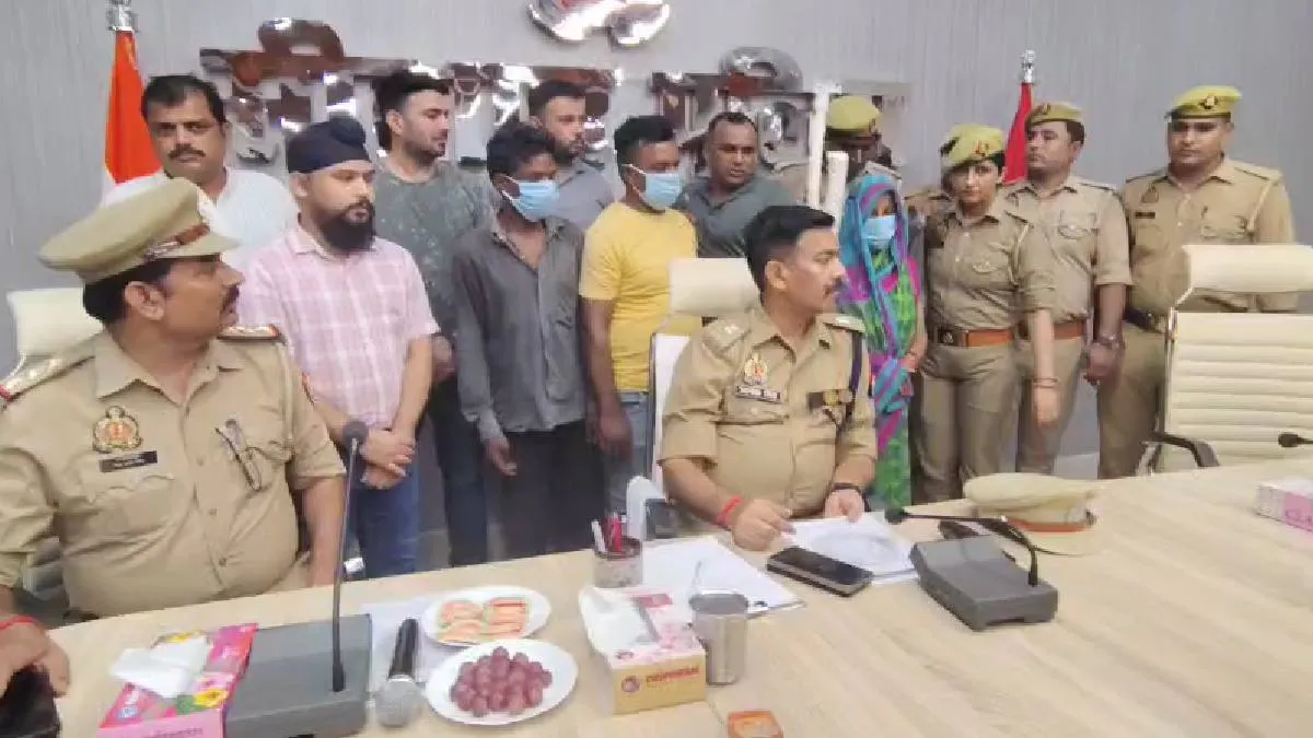 पुलिस हिरासत में आरोपी- India TV Hindi