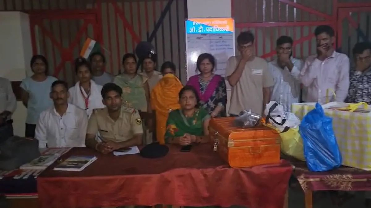 पुलिस हिरासत में आरोपी- India TV Hindi