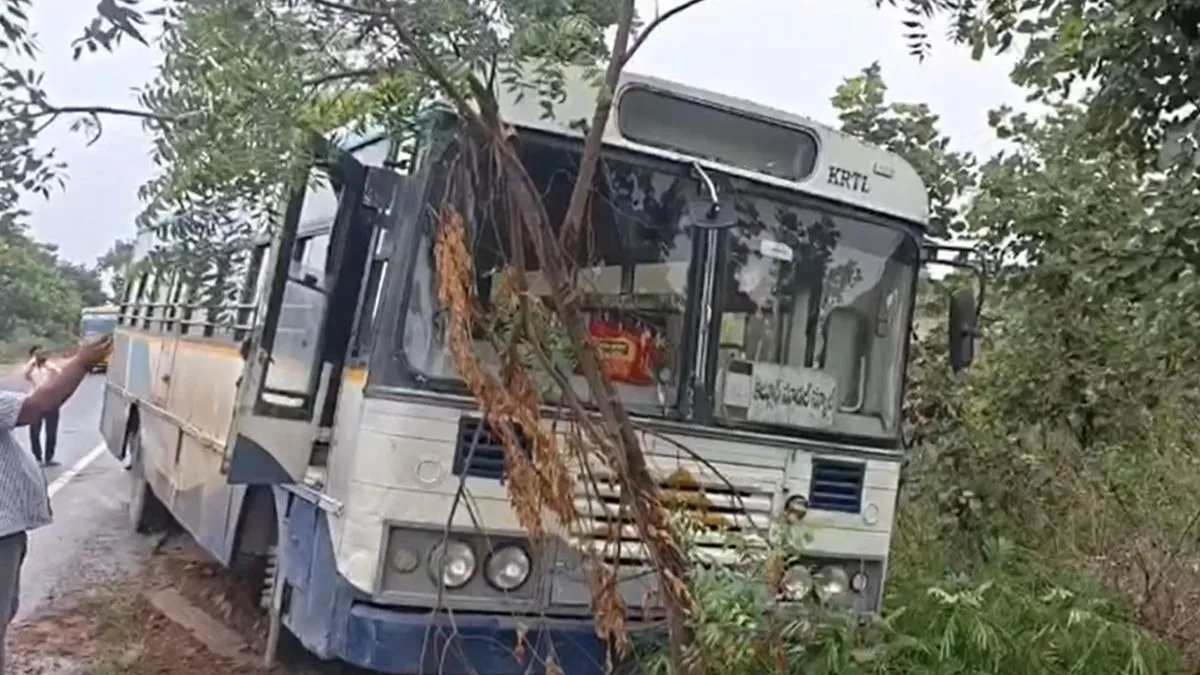 Telangana Bus Theft- India TV Hindi