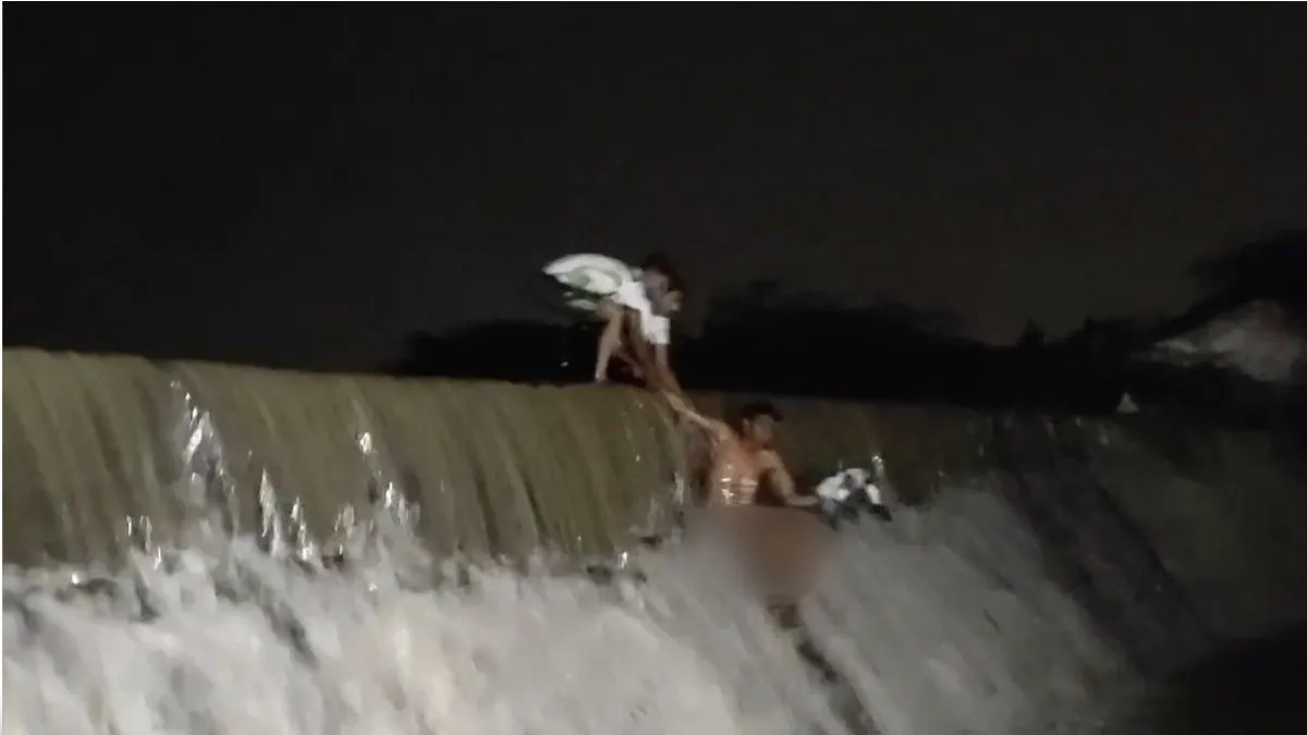 Maharashtra Nashik Malegaon dam suicide- India TV Hindi