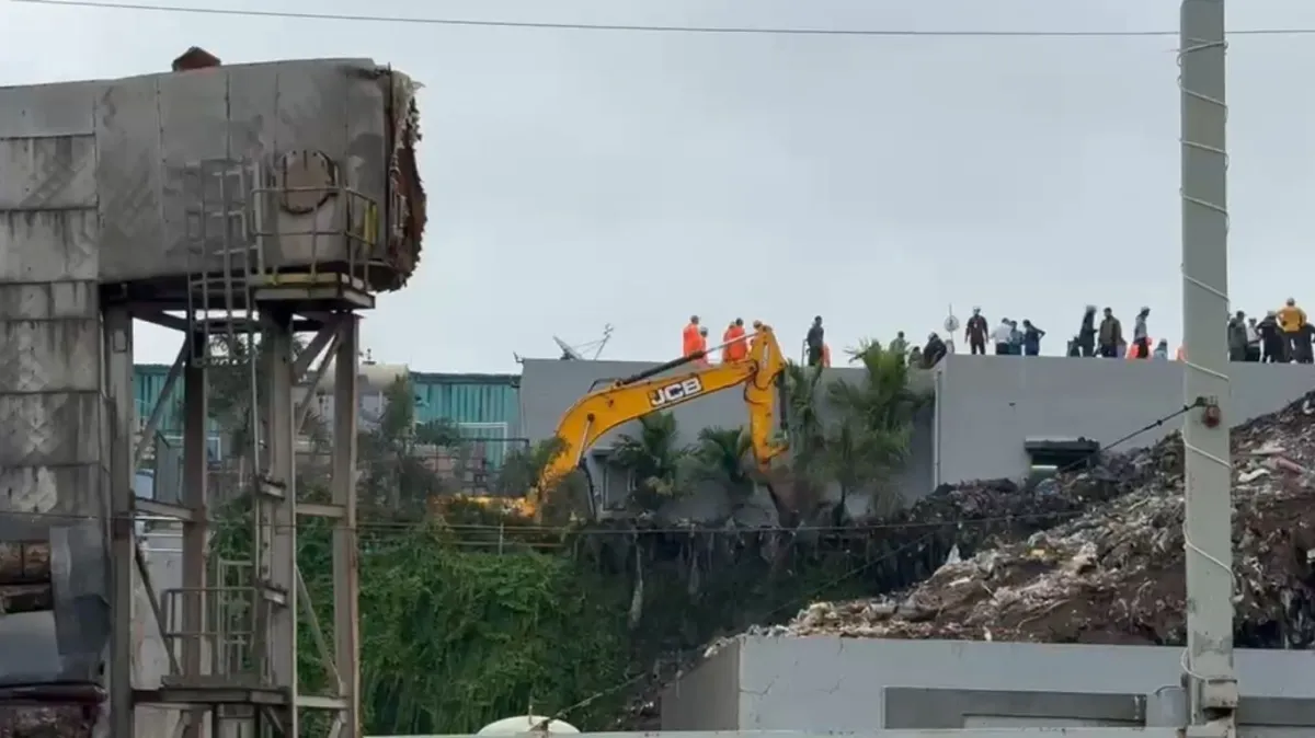 Pune, building collapse- India TV Hindi