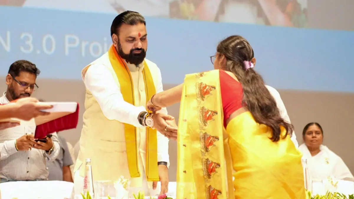 महिला यूनिवर्सिटी की स्थापना, 1 करोड़ नौकरियां, बिहार की महिलाओं को CM सम्राट का रक्षाबंधन गिफ्ट, कई अन्य ऐलान भी