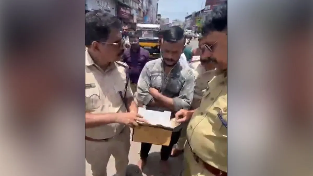 काम नहीं आई फैसल की स्मार्टनेस! रोबोट टॉय में छिपाकर ले जा रहा था ड्रग्स, पुलिस ने पकड़ा