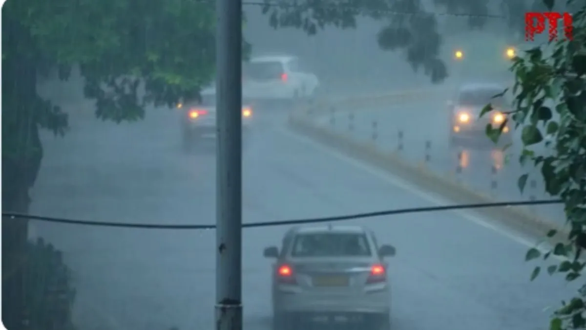 दिल्ली-नोएडा समेत पूरे एनसीआर में झमाझम बारिश, मौसम विभाग ने जारी किया भारी बरसात का अलर्ट