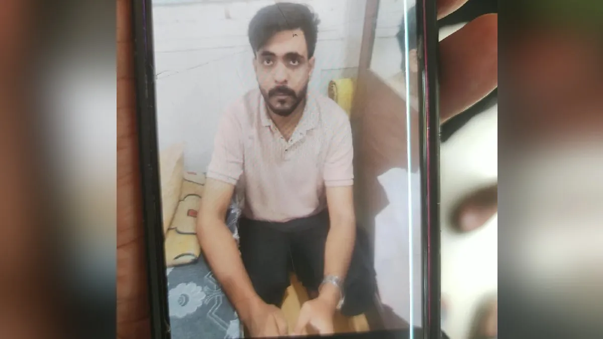 VIDEO: लखनऊ में युवती को कार से टक्कर मारने के बाद बोनट पर घसीटता रहा युवक, आरोपी शहनवाज गिरफ्तार