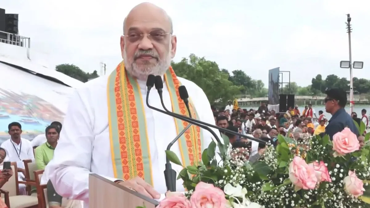 PM मोदी के जन्मदिन पर वडनगर से वाराणसी तक बाइक यात्रा, अमित शाह बोले- 'युवाओं को उनके जीवन से प्रेरणा लेनी चाहिए'