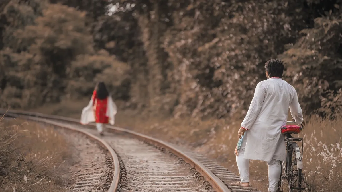 मई में सगाई, अब रेलवे ट्रैक पर मिले मंगेतर जोड़े के शव; ट्रेन की चपेट में आने से मौत या कुछ और मामला?