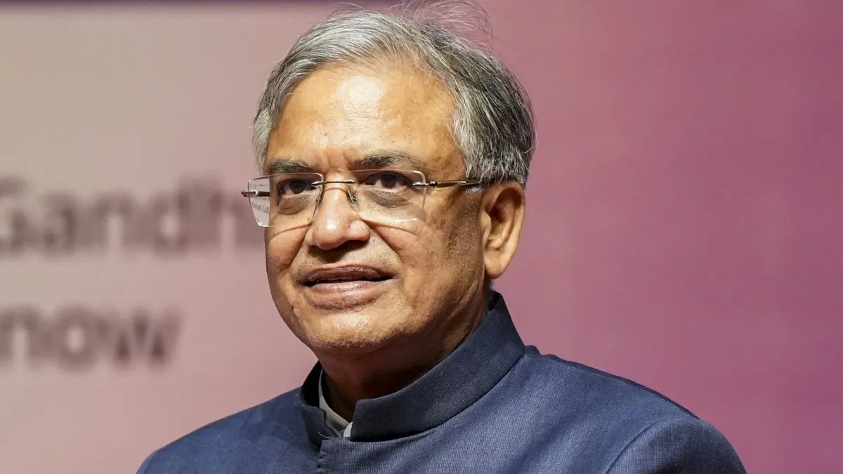 विवाद के बीच मुख्य चुनाव आयुक्त का यूपी दौरा रद्द, अब निर्वाचन आयोग ने बता दिया कारण