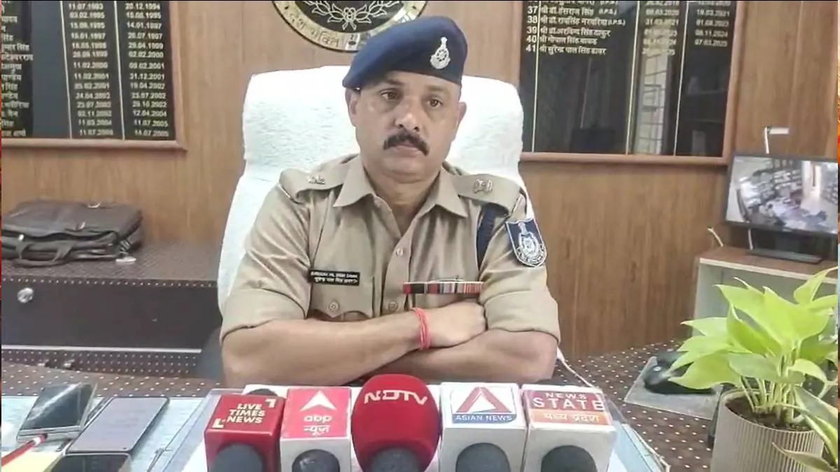 'भाइयों को छुआ तो जान से मार दूंगा', बदली बैरक तो भड़का फरार डकैत कल्ली गुर्जर, मुरैना जेल के उप अधीक्षक को दी धमकी