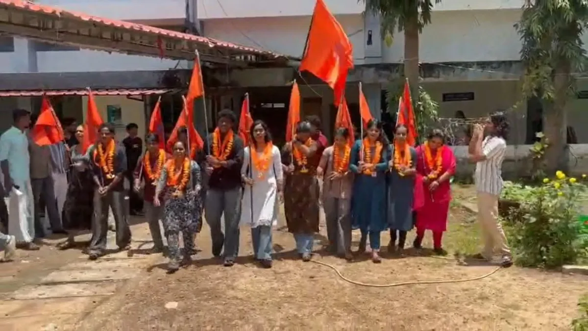केरल में भी ABVP का परचम, SFI के गढ़ को कर दिया ध्वस्त, त्रिपुनिथरा के कॉलेज में सभी पदों पर कब्जा