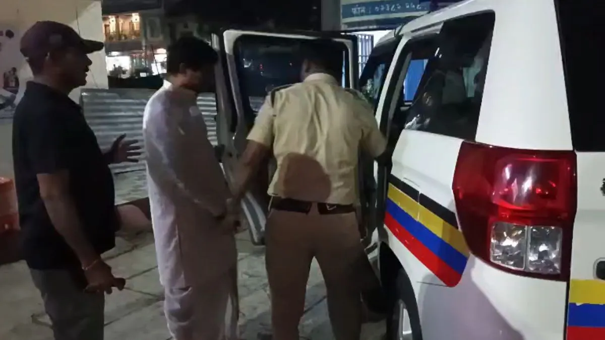 ढोंगी बाबा ने नाबालिग के साथ किया रेप, मेडिकल जांच में प्रेग्नेंट पाई गई पीड़िता, मचा हड़कंप