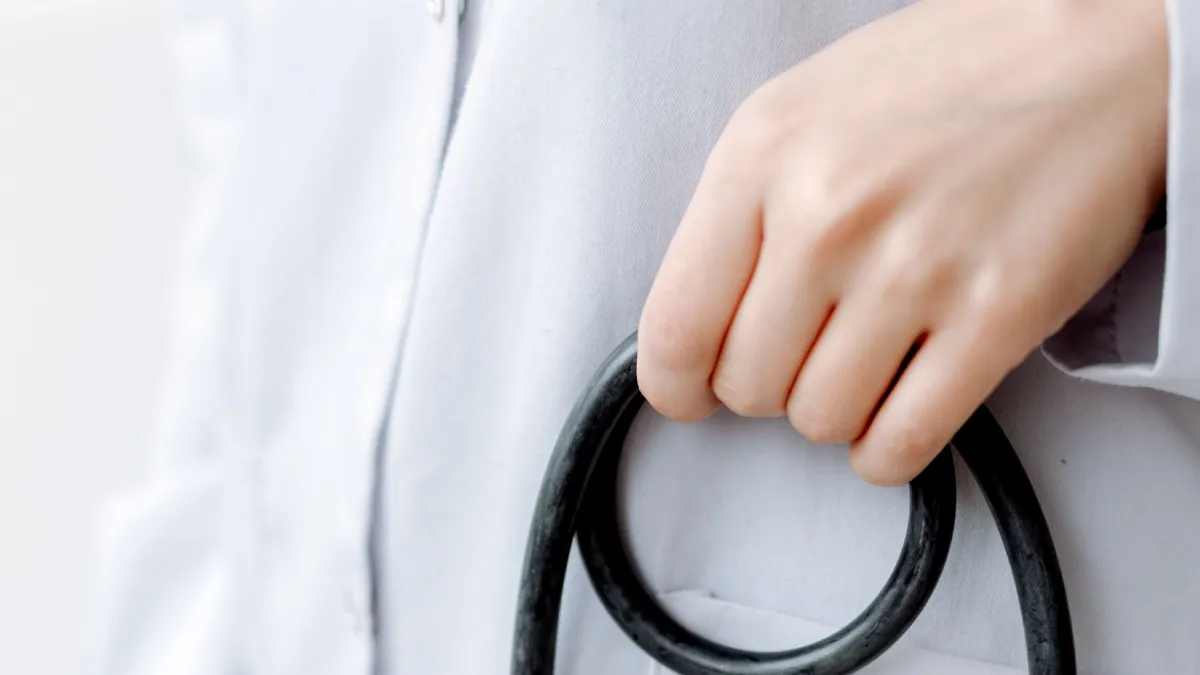 फर्जी प्रमाणपत्र से MBBS में दाखिला लेने वाली 4 छात्राओं पर FIR, एडमिशन हुआ रद्द