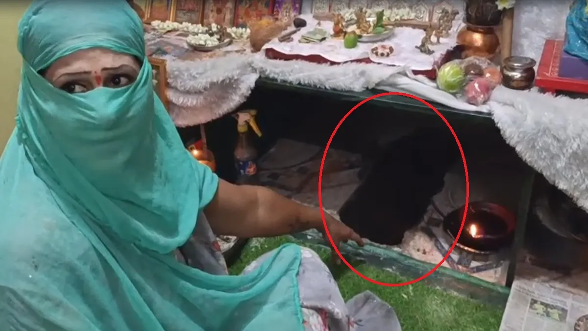 घर के मंदिर में गड्ढा खोदकर क्या दफन किया? CCTV ने खोला अघोरी विद्या का काला राज