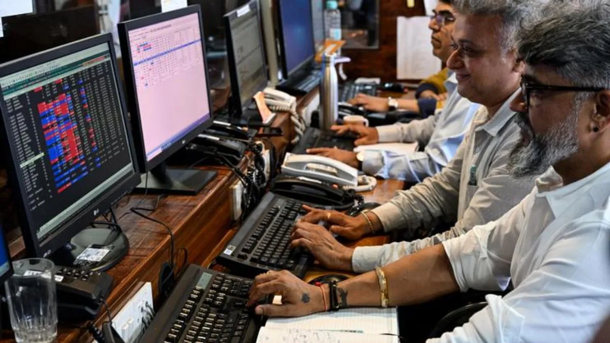 Stock Market Today 21 September, 2026: सेंसेक्स ने 240 अंकों की तेजी के साथ शुरू किया कारोबार, लाल निशान में खुला निफ्टी