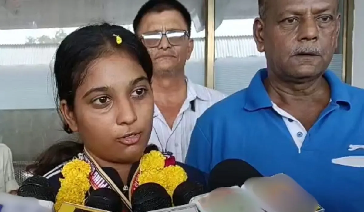 'दंगल' से मिली प्रेरणा, कुश्ती में चमका नाम, ऑटो चालक की बेटी हिमानी हिरानी ने जीता गोल्ड