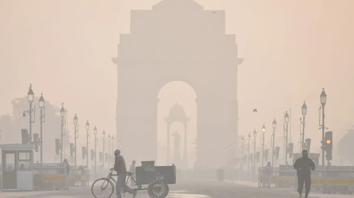दिल्ली की हवा सुधारने के लिए सख्ती, सर्दियों में निर्माण कार्यों पर रोक, पीयूसी के बिना ईंधन नहीं, जानें डिटेल्स