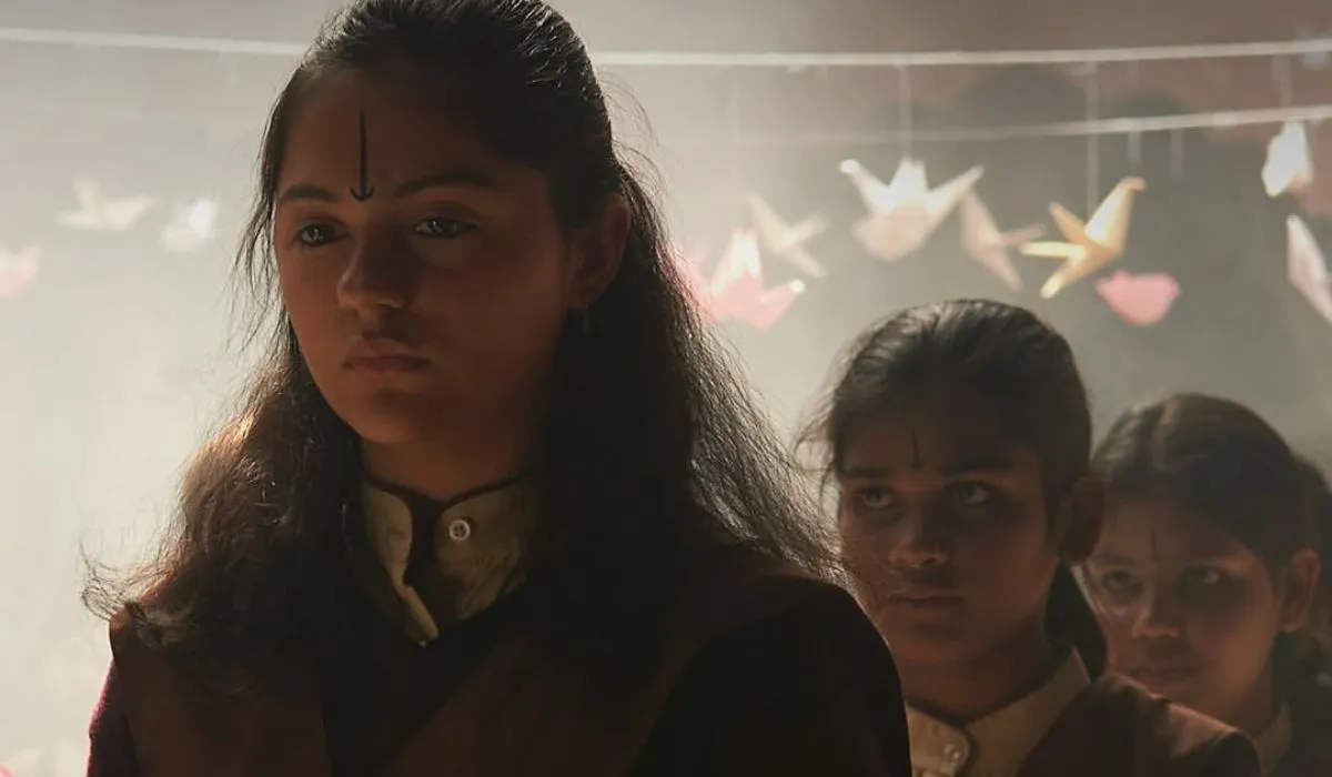 'आश्रम' के बाबा निराला के बाद देखें धर्मगुरु बापजी की करतूत, 'हुंकार' के 6 एपिसोड थ्रिल से है भरपूर