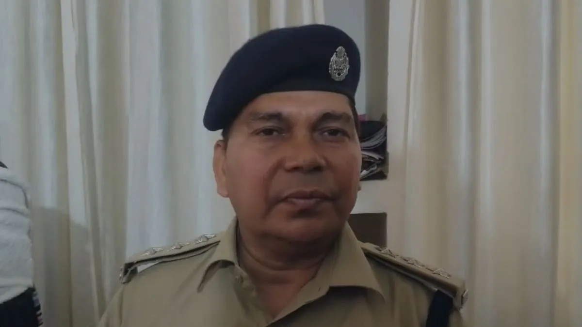 शादीशुदा बीपीएससी शिक्षक छात्रा के साथ अश्लील हरकत करते पकड़ा गया, मामला थाना पहुंचा, होगी जेल