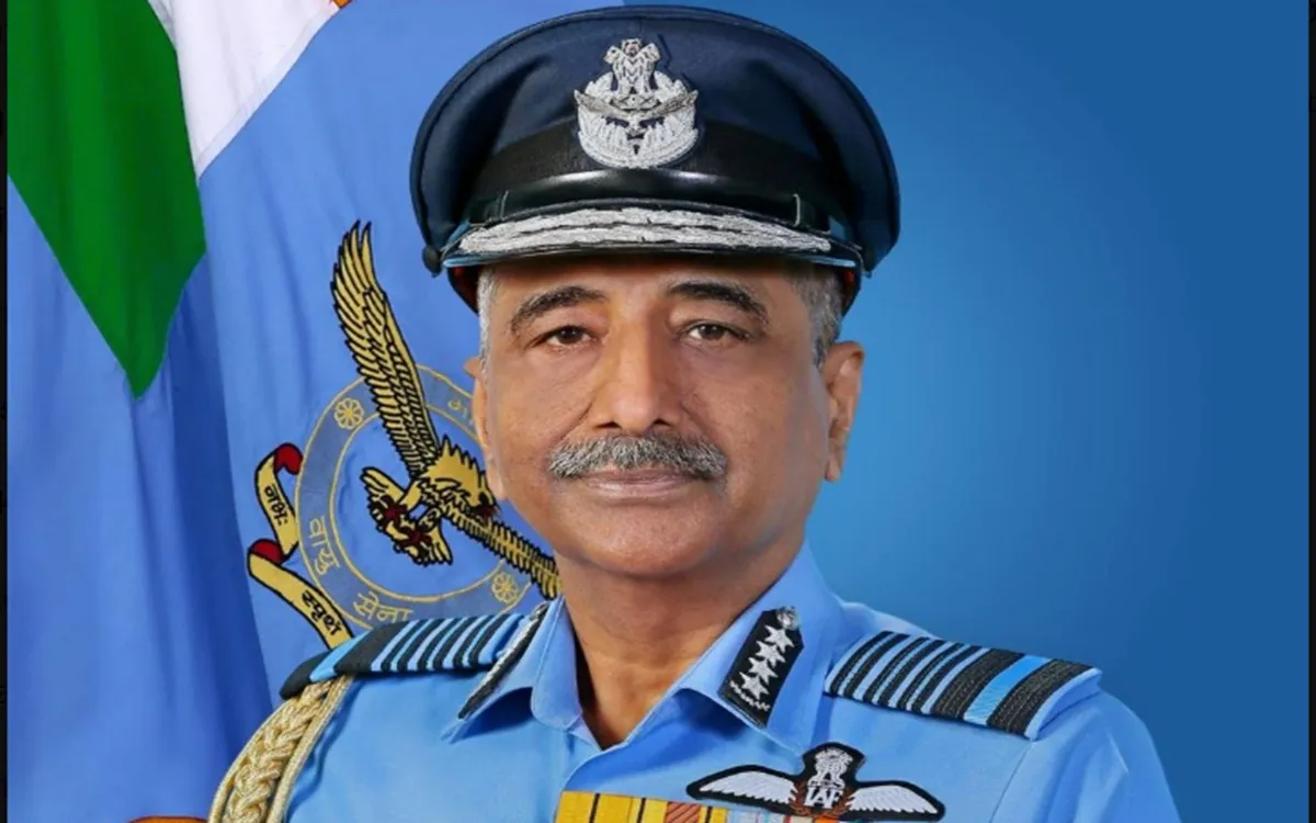 3500 घंटे की उड़ान, 20 से अधिक विमानों के माहिर पायलट, आशुतोष दीक्षित ने वायुसेना प्रमुख का पदभार संभाला