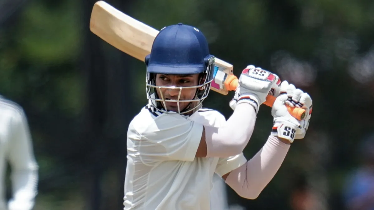 आयुष बदोनी ने ठोक दी डबल सेंचुरी, प्रियांश आर्या एक रन से चूके, दिल्ली के सामने गुजरात की हालत खराब