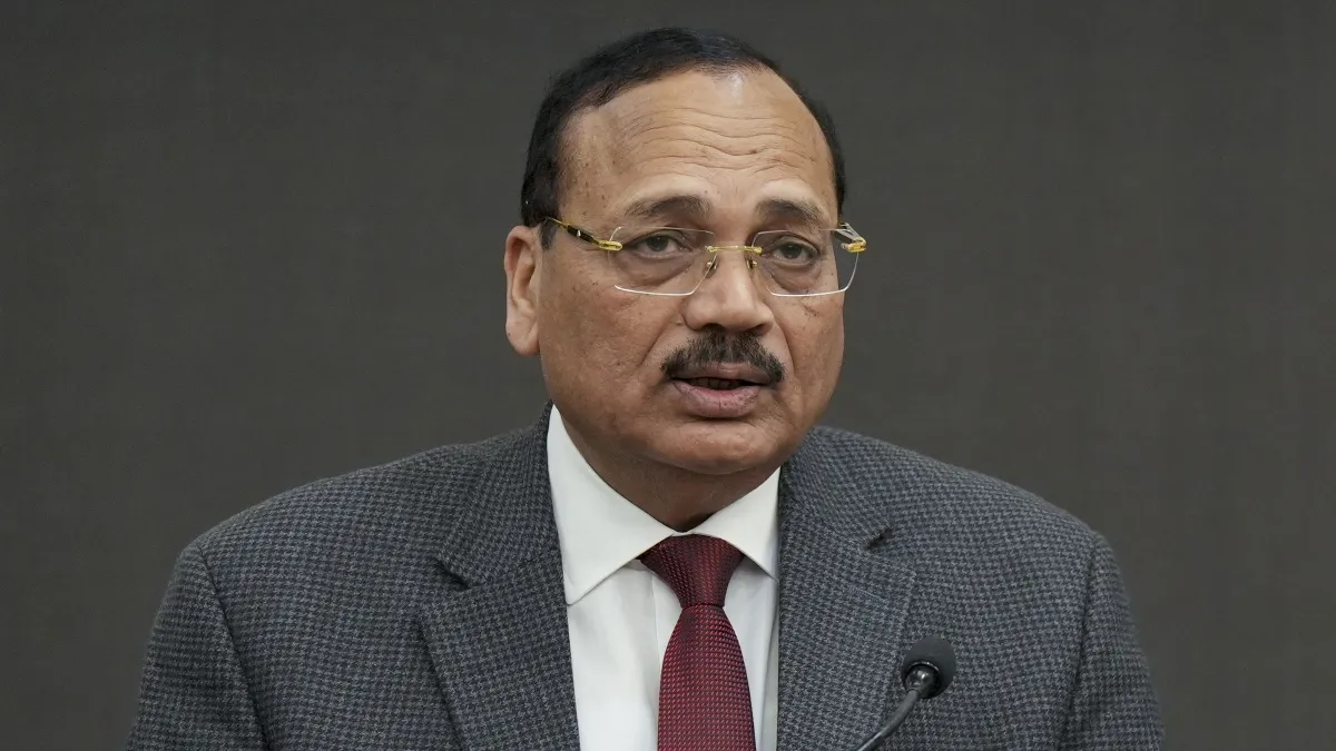 CJI सूर्यकांत बोले- जल्द फैसला करेंगे, CEC कानून को संविधान पीठ भेजने का आदेश वापस लेने की मांग पर होगी सुनवाई
