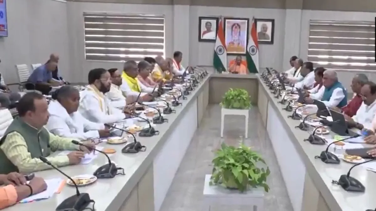 योगी सरकार की कैबिनेट बैठक में 22 प्रस्तावों को मंजूरी, 4 लिंक एक्सप्रेसवे से लेकर कैशलेस इलाज तक पर बड़ा फैसला