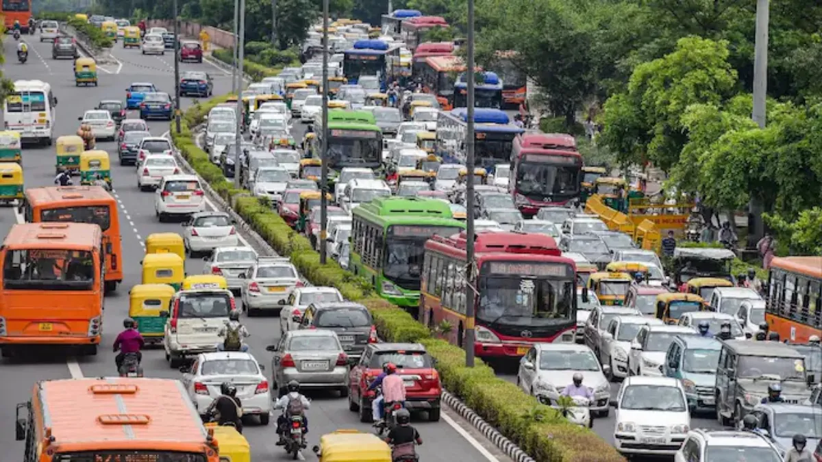 प्रदर्शन के चलते दिल्ली के कई रूटों को किया गया डायवर्ट, जाम से बचने के लिए फॉलो करें ये ट्रैफिक एडवाइजरी
