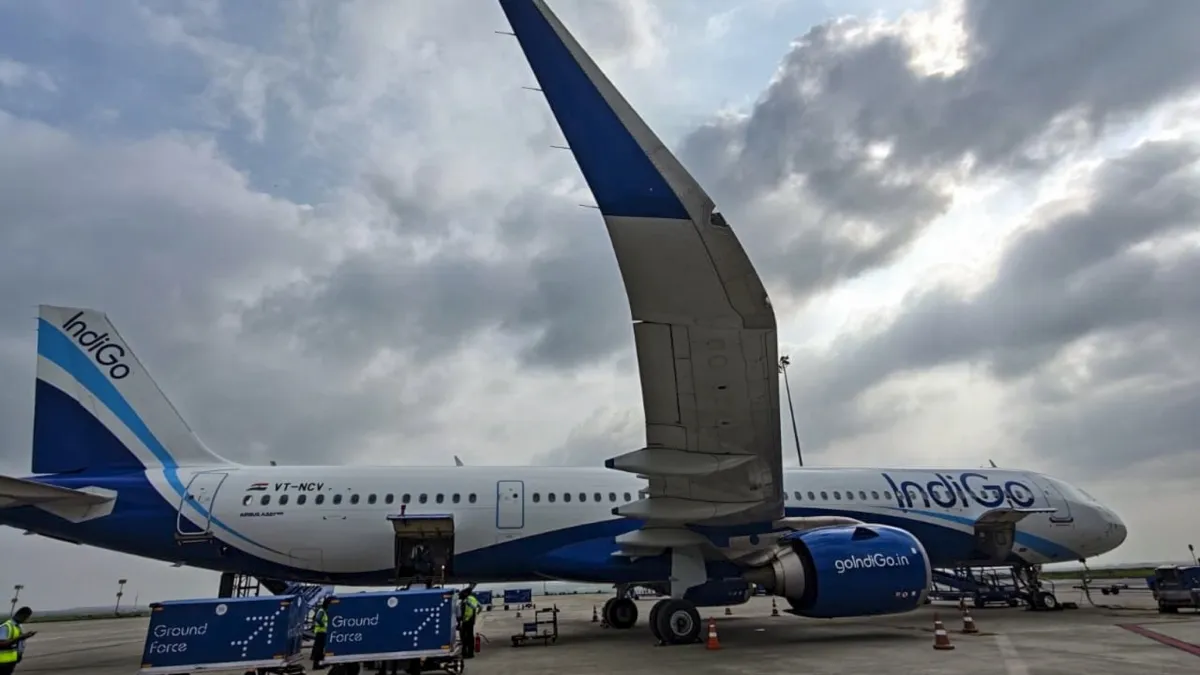 IndiGo फ्लाइट में इलेक्ट्रॉनिक डिवाइस से निकला धुआं, हैदराबाद में करानी पड़ी इमरजेंसी लैंडिंग