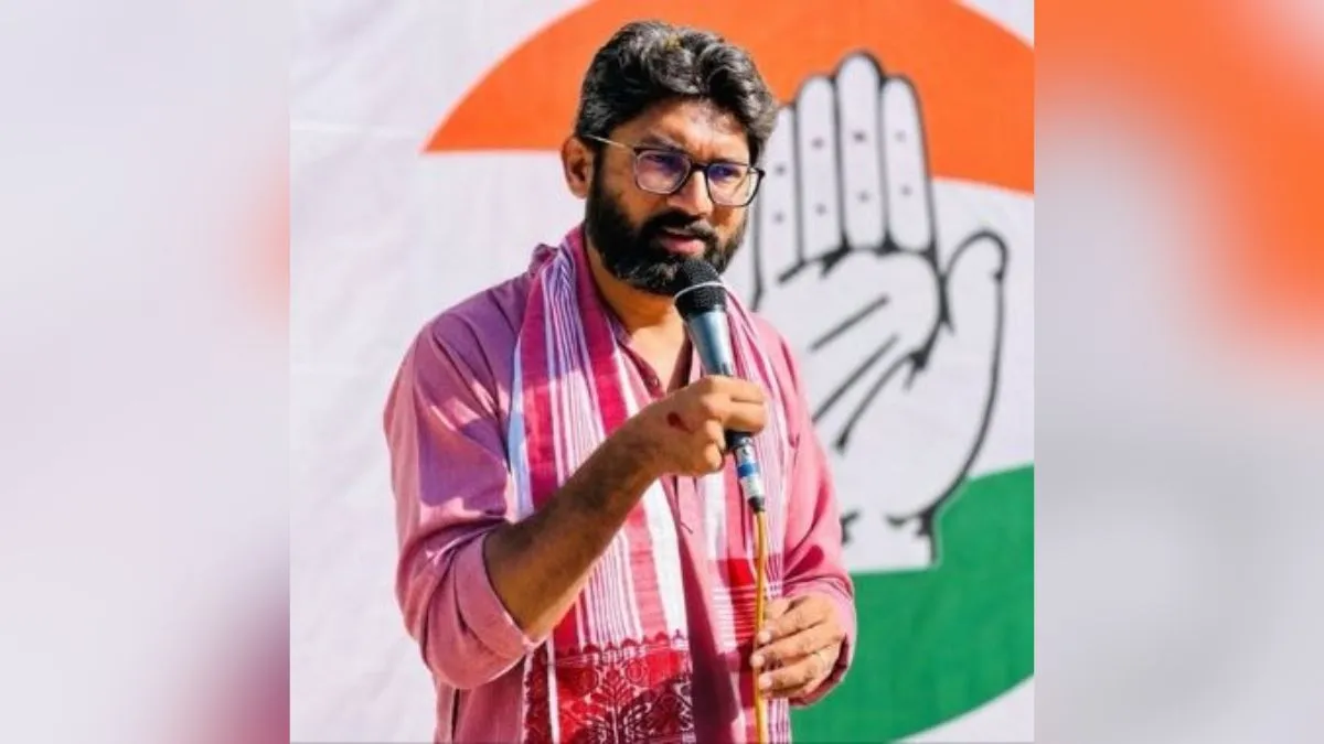 गुजरात: कांग्रेस के चर्चित विधायक जिग्नेश मेवाणी की मुश्किलें बढ़ीं, गांधीनगर में FIR दर्ज