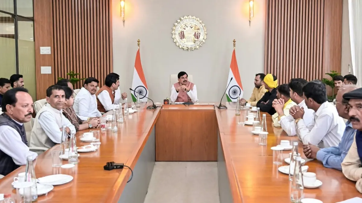 CM मोहन यादव से मिले OBC महासभा के प्रतिनिधि मंडल, मुख्यमंत्री बोले- 'सरकार ओबीसी हितों के संरक्षण के लिए प्रतिबद्ध'