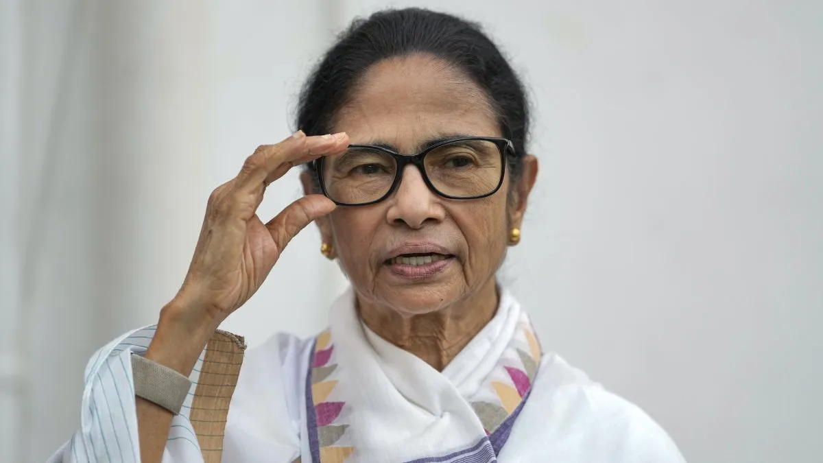 संसदीय समितियों में हो गया बड़ा फेरबदल, TMC के हाथ से फिसली 2 अहम कमेटियों की कमान