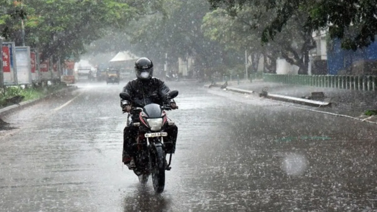 देश के सात राज्यों में आज मूसलाधार बारिश के आसार, केरलम-तमिलनाडु में ऑरेंज अलर्ट; 60 KM/h की रफ्तार से चलेंगी हवाएं