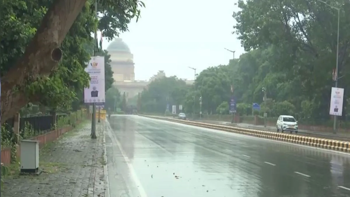 दिल्ली-NCR में बदला मौसम, गरज-चमक के साथ बारिश का येलो अलर्ट, 60 KM/h स्पीड से चलेंगी तेज हवाएं; गिर सकते हैं ओले