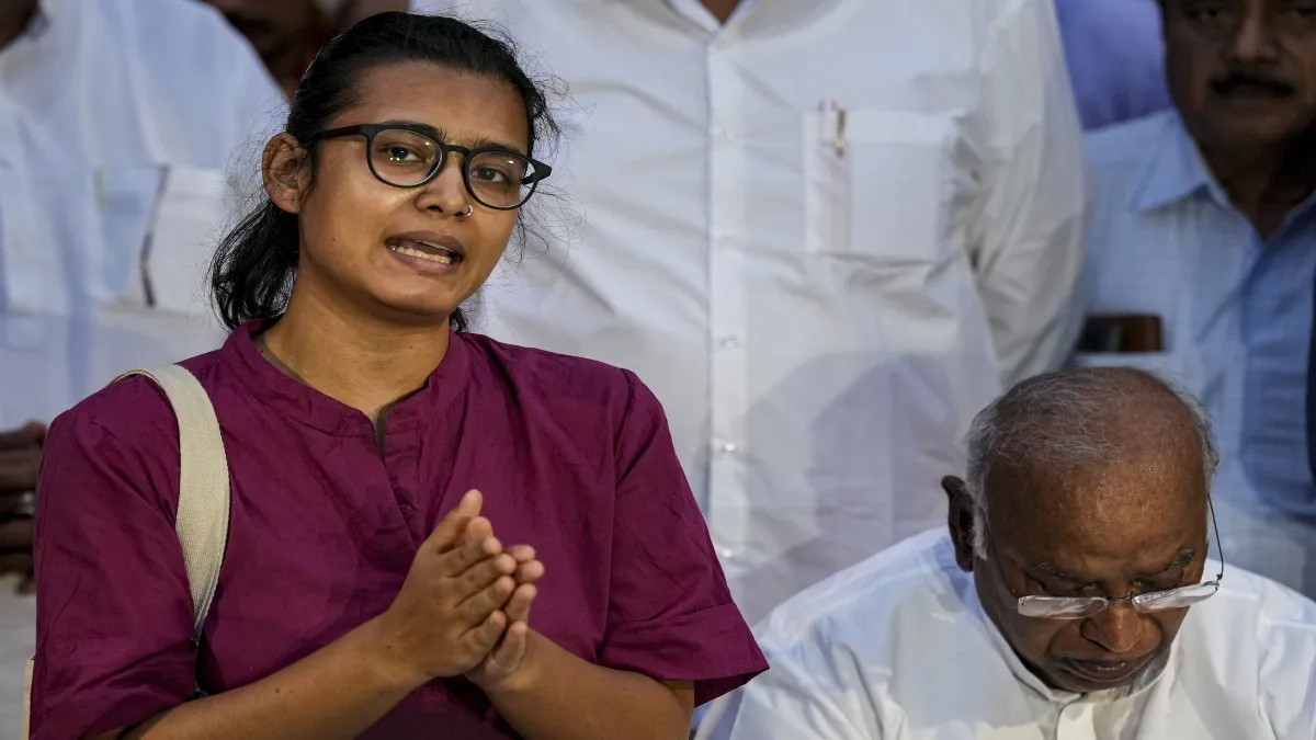 बांग्लादेश वाले बयान पर घिरीं नेहा बोरा, बीजेपी ने कहा- 'भारत में लोकतंत्र को तबाह करने की साजिश'