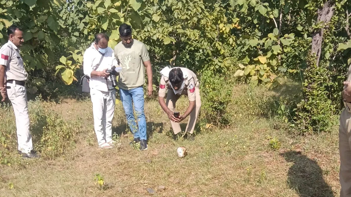 स्कूल जाने निकली 17 साल की छात्रा 6 दिन बाद जंगल में मिली सिर कटी लाश, प्रेमी की भी हादसे में मौत