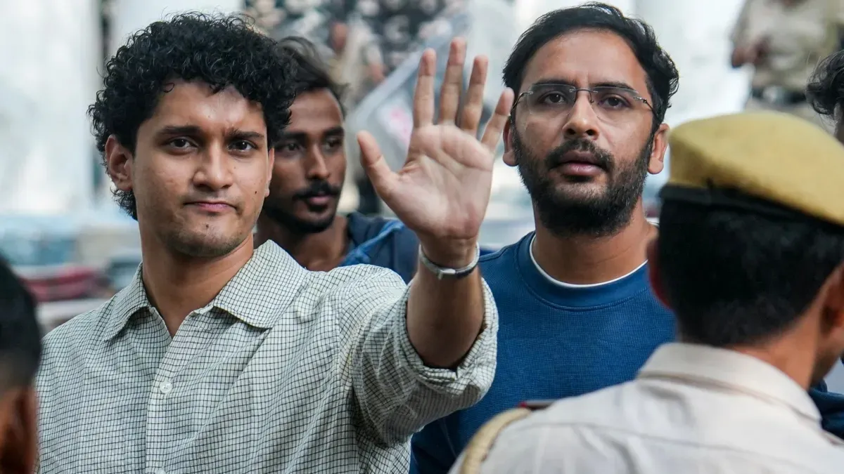 तिहाड़ में CJP नेताओं की पहली रात बेचैनी में गुजरी, जमीन पर दो कंबल बिछाकर सोए सौरव दास और आशुतोष रांका
