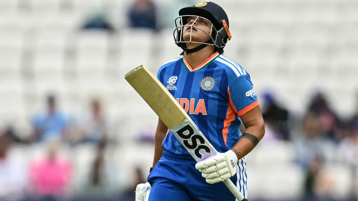 शेफाली वर्मा पर ICC का एक्शन, जिम्बाब्वे के खिलाफ मैच में कैच छूटने पर आपा खोने की मिली सजा