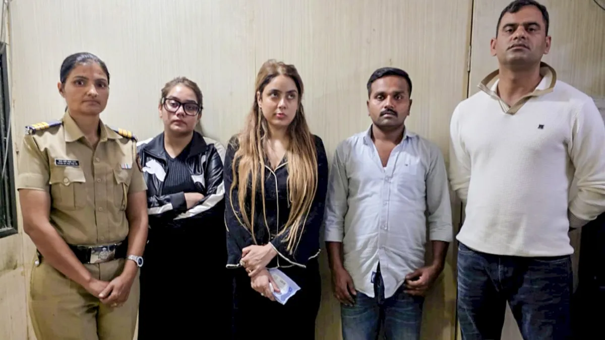 श्रद्धा दुबे का 6 लाख वाला बैंक अकाउंट फ्रीज, 4 मोबाइल बरामद; पूछताछ में सता रही इंस्टाग्राम फॉलोअर्स की चिंता