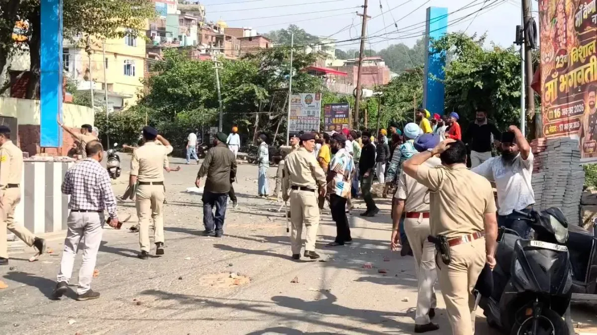नाहन में पत्थरबाजी के बाद प्रशासन अलर्ट, धारा 163 लागू, रैली-जुलूस पर लगी रोक