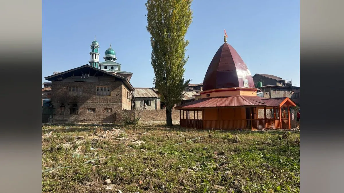 कश्मीर में हो रहा 700 साल पुराने 'श्री दुर्गेश्वरी मंदिर' का जीर्णोद्धार, कभी उग्रवाद का केंद्र था फतेह कदल इलाका