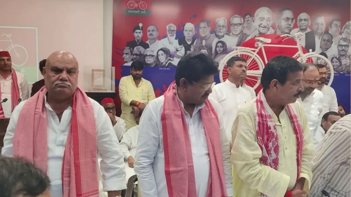 BJP नेता राजीव चन्ना और मनमोहन सैनी सपा में शामिल, भवानी शुक्ला को भी अखिलेश यादव ने दिलाई सदस्यता