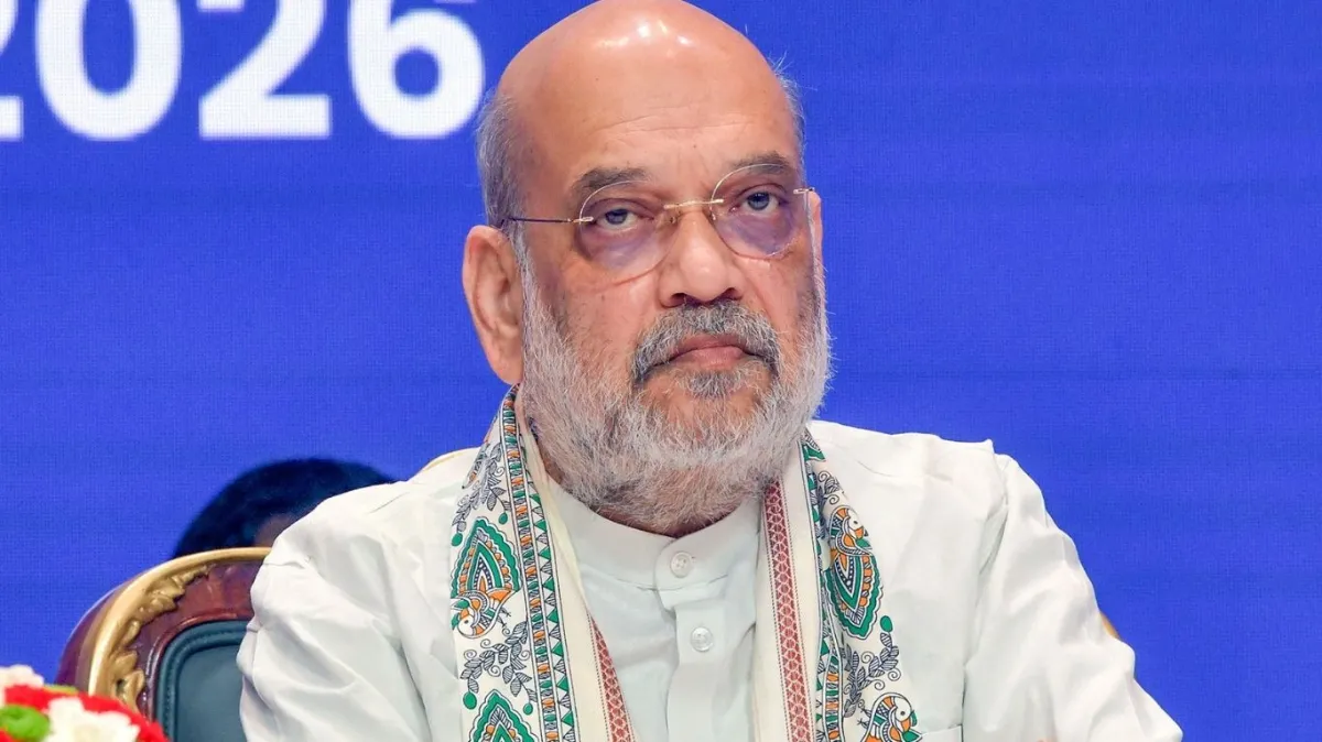 दुर्गा पंडाल हादसे के घायलों से मिलने अपोलो अस्पताल पहुंचे अमित शाह, पूजा समिति के सचिव-उपाध्यक्ष समेत 7 गिरफ्तार