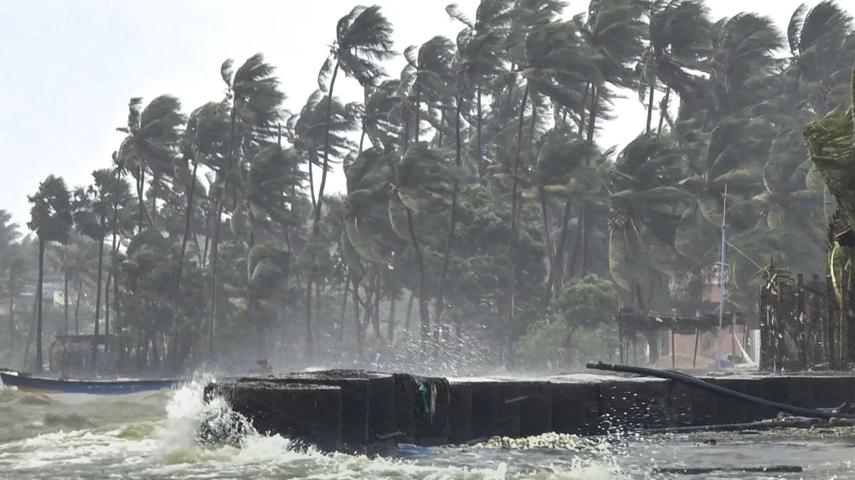 Cyclone Arnab भीषण चक्रवाती तूफान में बदला, 28 अक्तूबर को आंध्र के तट पर लैंडफॉल, ओडिशा और तमिलनाडु में भी अलर्ट
