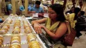 Gold Buying: त्योहारों में सोना खरीदते वक्त इन बातों का रखें ख्याल, ठगी का नहीं होंगे शिकार