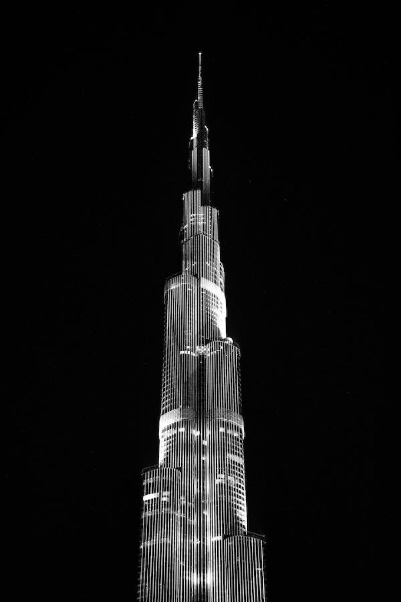 Burj Khalifa के नाम दर्ज हैं चौंका देने वाले ये रिकॉर्ड्स