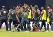 धवन को आउट कर बांग्लादेशी खिलाड़ियों ने फिर किया नागिन डांस- India TV Hindi